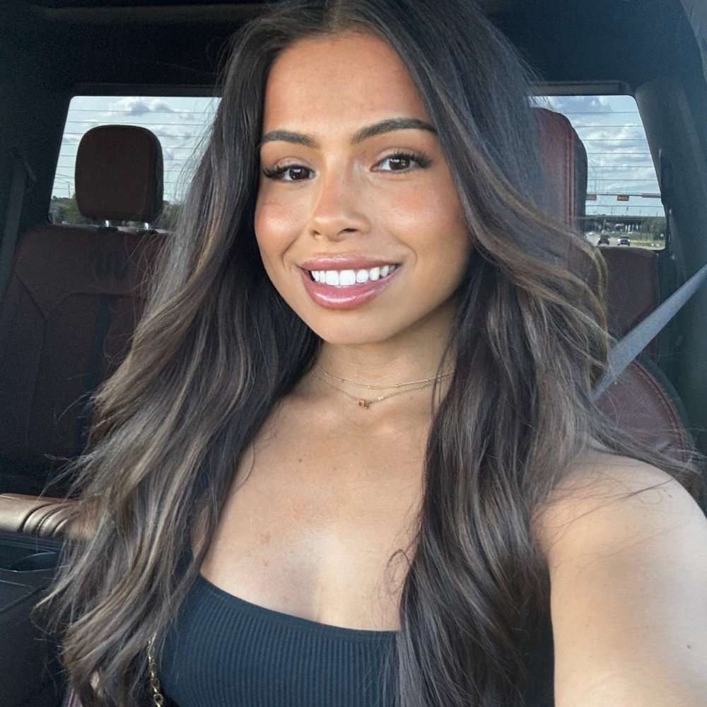 Meet your Posher, Alyssa